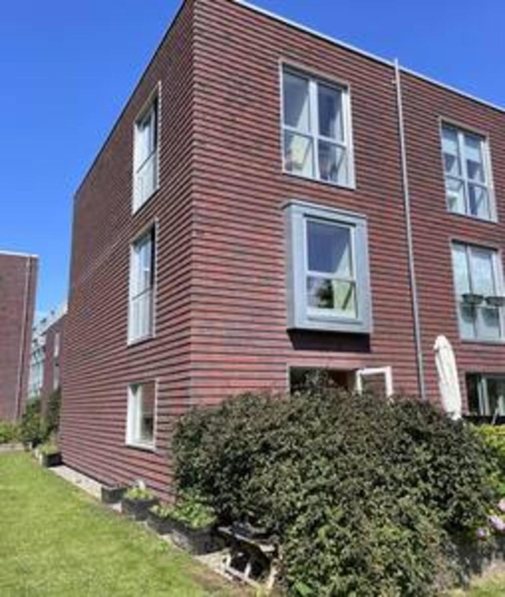 Three Floors - With Four Br In The Lejlighed